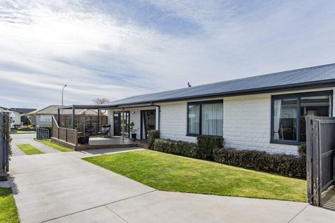 Photo of property in 7 Beeston Place, Redwood, Christchurch, 8051