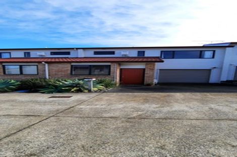 Photo of property in 22/22 Northcross Drive, Oteha, Auckland, 0632