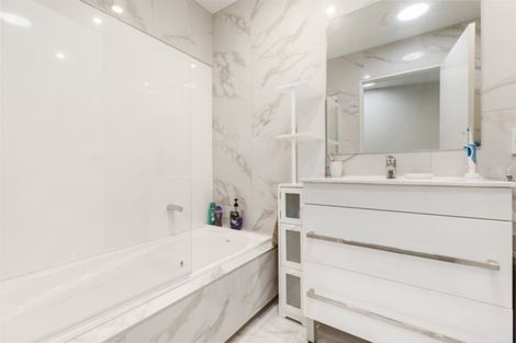 Photo of property in 43 Walsh Road, Papakura, 2110