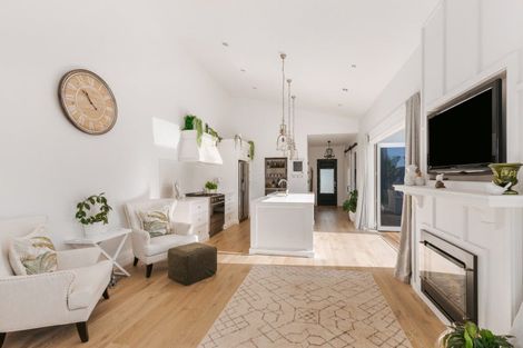 Photo of property in 46 Cassinia Close, Papamoa Beach, Papamoa, 3118