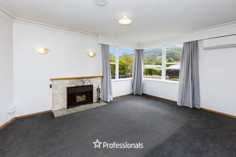 Photo of property in 16 Ruru Crescent, Heretaunga, Upper Hutt, 5018