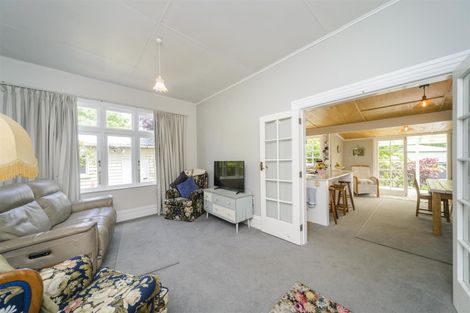 Photo of property in 89 Bridge Street, Bulls, 4818