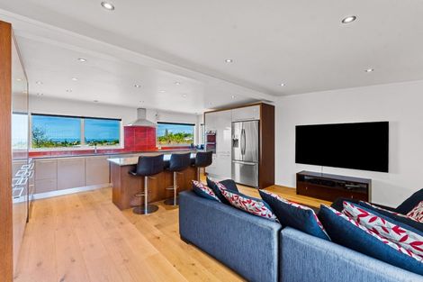 Photo of property in 7 Elizabeth Place, Mairangi Bay, Auckland, 0630