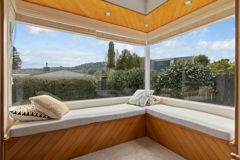 Photo of property in 10 Barraud Place, Pukehangi, Rotorua, 3015