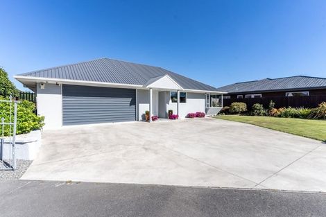 Photo of property in 42 Beauford Place, Parklands, Christchurch, 8083