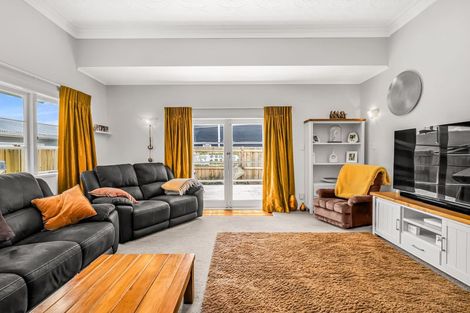 Photo of property in 2c Saint Leonard Street, Saint Johns Hill, Whanganui, 4501