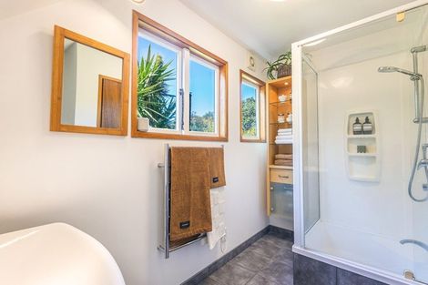 Photo of property in 27 Rosecamp Road, Beach Haven, Auckland, 0626