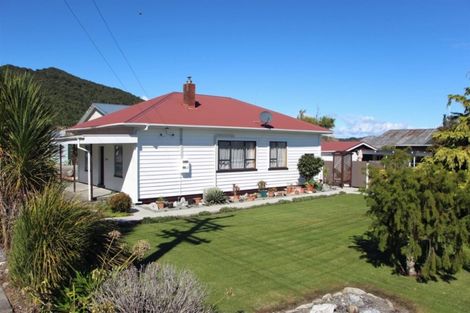 Photo of property in 140 Bright Street, Cobden, Greymouth, 7802