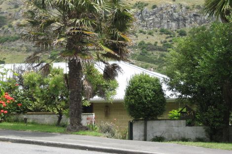 Photo of property in 34 Evans Pass Road, Sumner, Christchurch, 8081