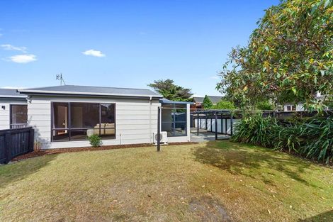 Photo of property in 167 Tutere Street, Waikanae Beach, Waikanae, 5036