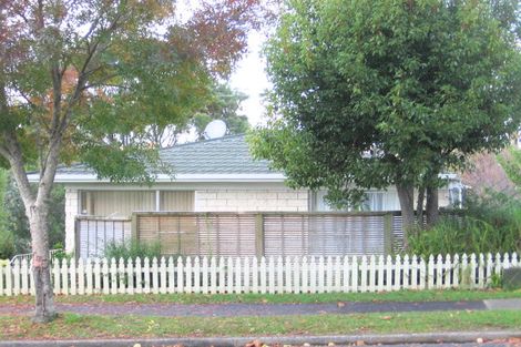 Photo of property in 3/48 Mirrabooka Avenue, Botany Downs, Auckland, 2010