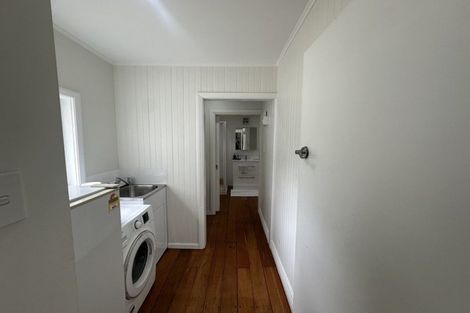 Photo of property in 98 Queens Road, Waikanae Beach, Waikanae, 5036