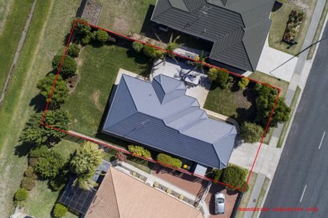 Photo of property in 122 Evans Road, Papamoa Beach, Papamoa, 3118