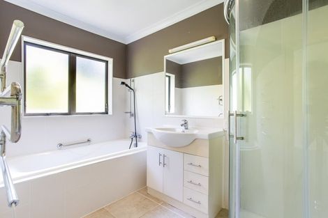 Photo of property in 36 Te Kauri Place, Helensville, 0800