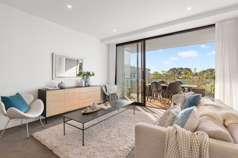 Photo of property in 201/8a Lake Pupuke Drive, Takapuna, Auckland, 0622