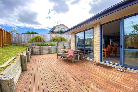 Photo of property in 2 Northbrook Close, Greenhithe, Auckland, 0632