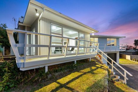 Photo of property in 6 Lindale Grove, Waikanae Beach, Waikanae, 5036