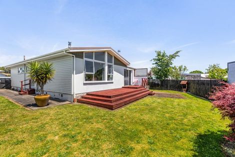Photo of property in 5 Newbury Place, Waitara, 4320