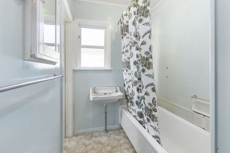 Photo of property in 17 Sunny Grove, Wainuiomata, Lower Hutt, 5014