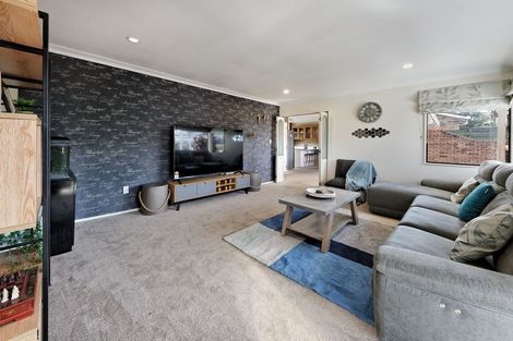 Photo of property in 1/7 Spring Grove, Henderson, Auckland, 0612