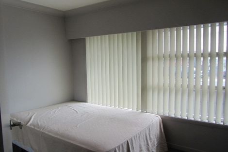 Photo of property in 73 Sylvan Avenue, Northcote, Auckland, 0627