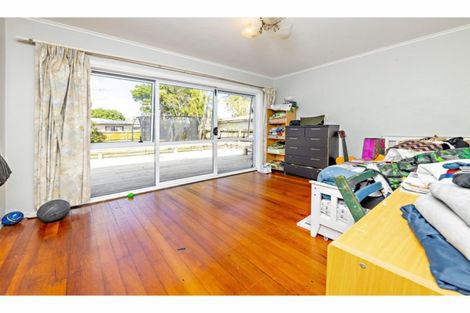 Photo of property in 26 Tiraumea Drive, Pakuranga, Auckland, 2010