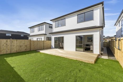 Photo of property in 24 Woven Place, Karaka, Papakura, 2113