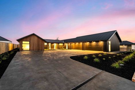 Photo of property in 35 Ridgeland Way, West Melton, 7618