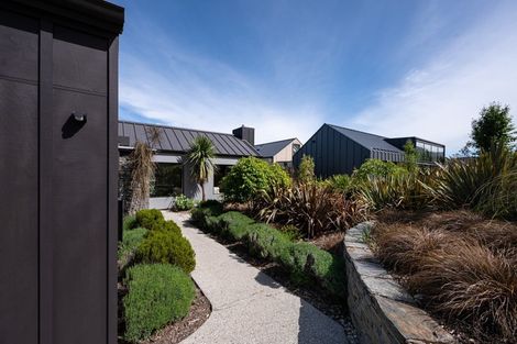 Photo of property in 2 Jacks Point Rise, Jacks Point, Queenstown, 9371