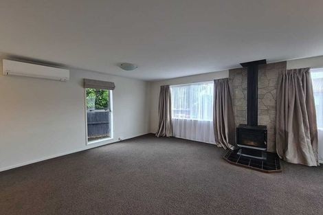 Photo of property in 11 Binstead Place, Avondale, Christchurch, 8061