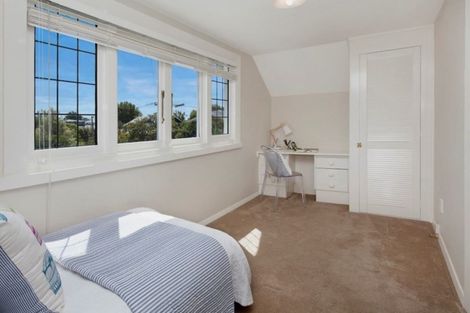 Photo of property in 26 Saint Andrews Square, Strowan, Christchurch, 8052