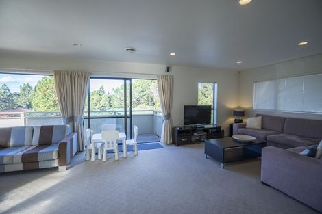 Photo of property in 119 Chelsea View Drive, Chatswood, Auckland, 0626