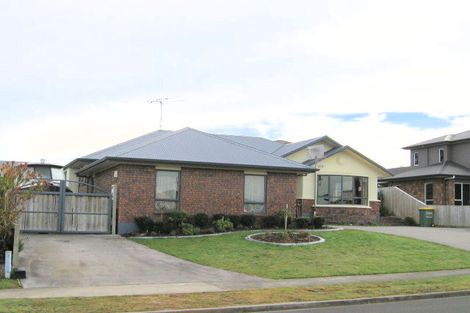 Photo of property in 22 Limousin Place, Grandview Heights, Hamilton, 3200