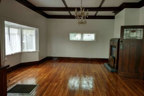 Photo of property in 28 Thackeray Street, Hamilton Lake, Hamilton, 3204