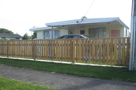 Photo of property in 27 Camellia Avenue, Aramoho, Whanganui, 4500