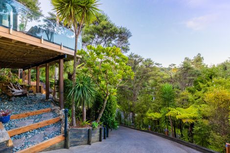 Photo of property in 112 Wood Bay Road, Titirangi, Auckland, 0604