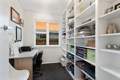 Photo of property in 25 Roydvale Avenue, Burnside, Christchurch, 8042