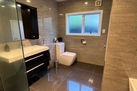 Photo of property in 49b The Esplanade, Eastern Beach, Auckland, 2012