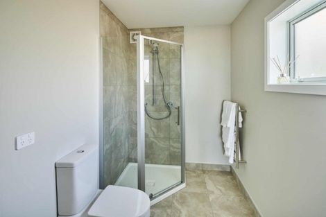 Photo of property in 36 Domett Street, Newlands, Wellington, 6037