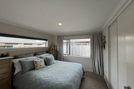 Photo of property in Rangeview Villas, 4/9 Fuller Close, Levin, 5510