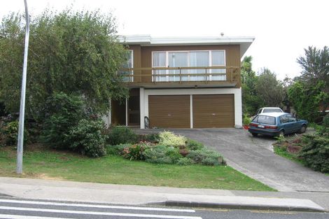 Photo of property in 5 Sartors Avenue, Northcross, Auckland, 0630