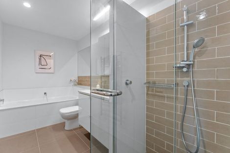 Photo of property in 254 Hobsonville Point Road, Hobsonville, Auckland, 0616