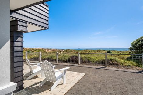 Photo of property in 32a Sunbrae Grove, Mount Maunganui, 3116