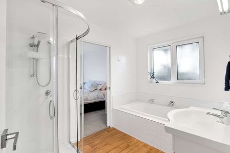 Photo of property in 4 Stonebridge Lane, Oxford, 7430