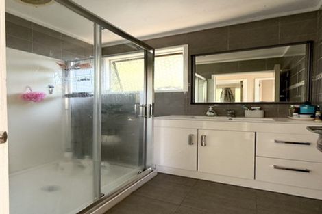 Photo of property in 31 Preston Avenue, Henderson, Auckland, 0610