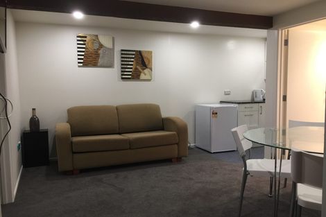 Photo of property in 34 Sandown Road, Rothesay Bay, Auckland, 0630