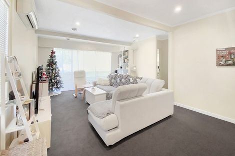 Photo of property in 1/17 Lyons Avenue, Murrays Bay, Auckland, 0630