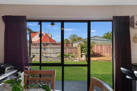 Photo of property in 20 Briarmont Street, Avondale, Christchurch, 8061