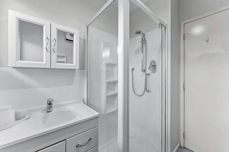 Photo of property in 1/4 Waterloo Road, Milford, Auckland, 0620