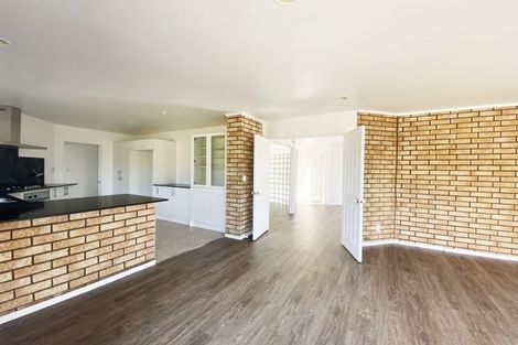 Photo of property in 14 Caldbeck Rise, Northpark, Auckland, 2013